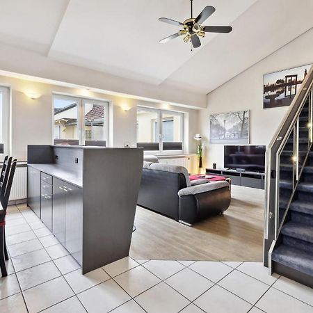 Amazing Apartment In Bremerhaven With Kitchen Екстериор снимка