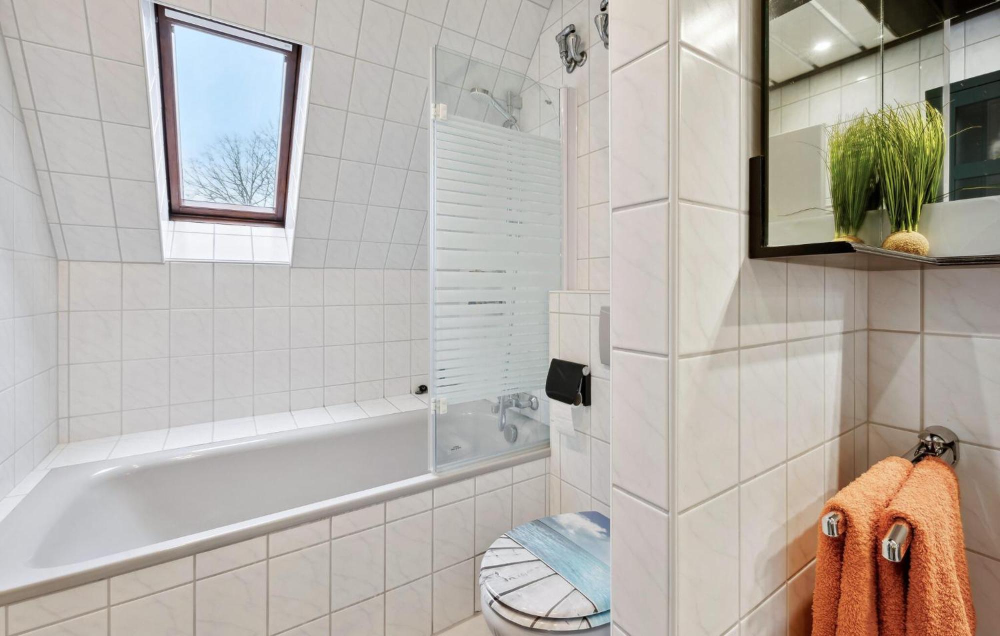 Amazing Apartment In Bremerhaven With Kitchen Екстериор снимка
